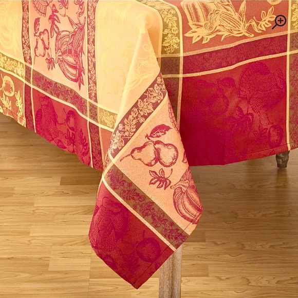 Fall leaves ๐ jacquard tablecloth, cotton. Gently used during the holidays. - Picture 2 of 9